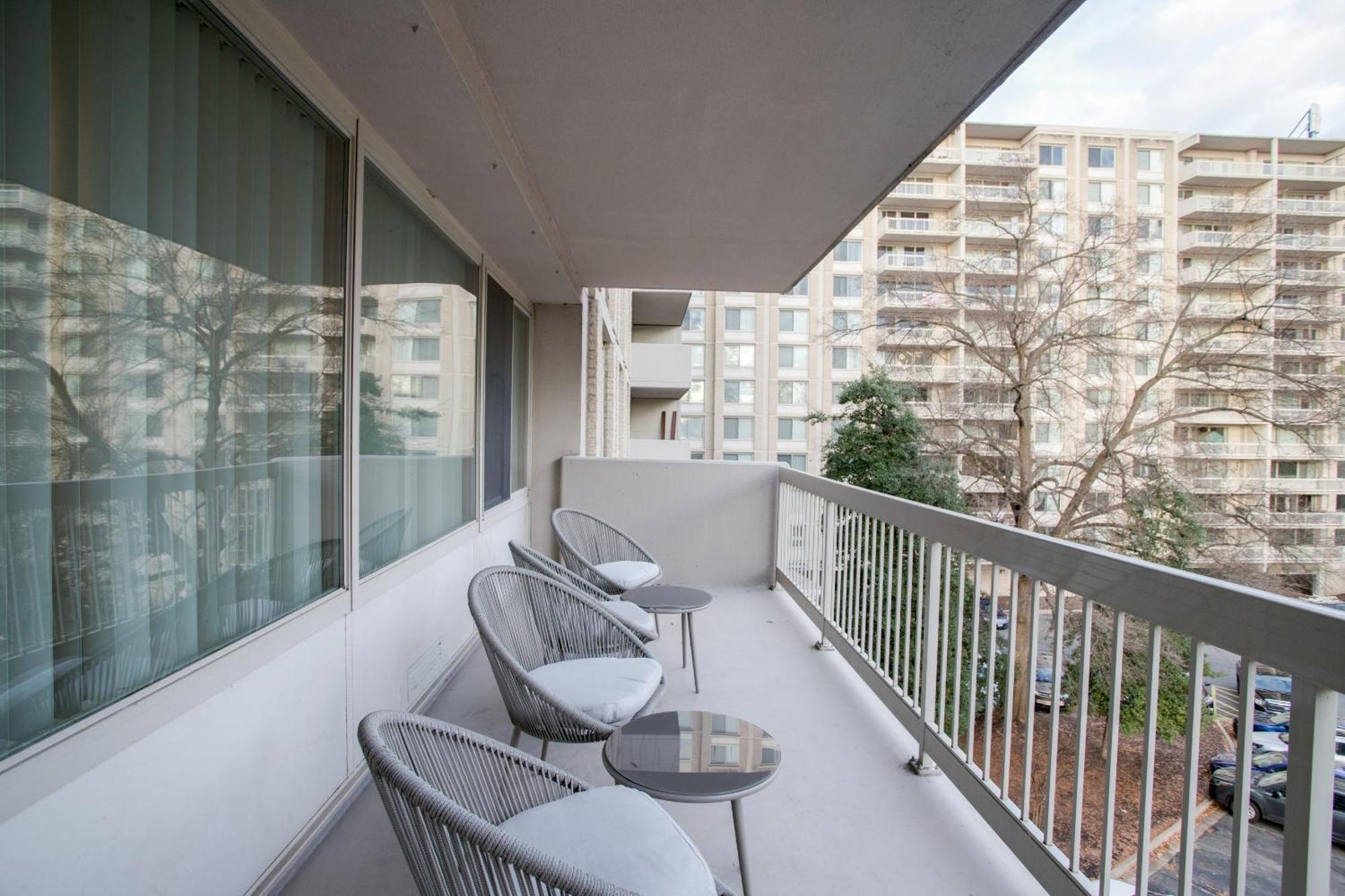 Sensational Condominium @Crystal City Арлингтон Экстерьер фото