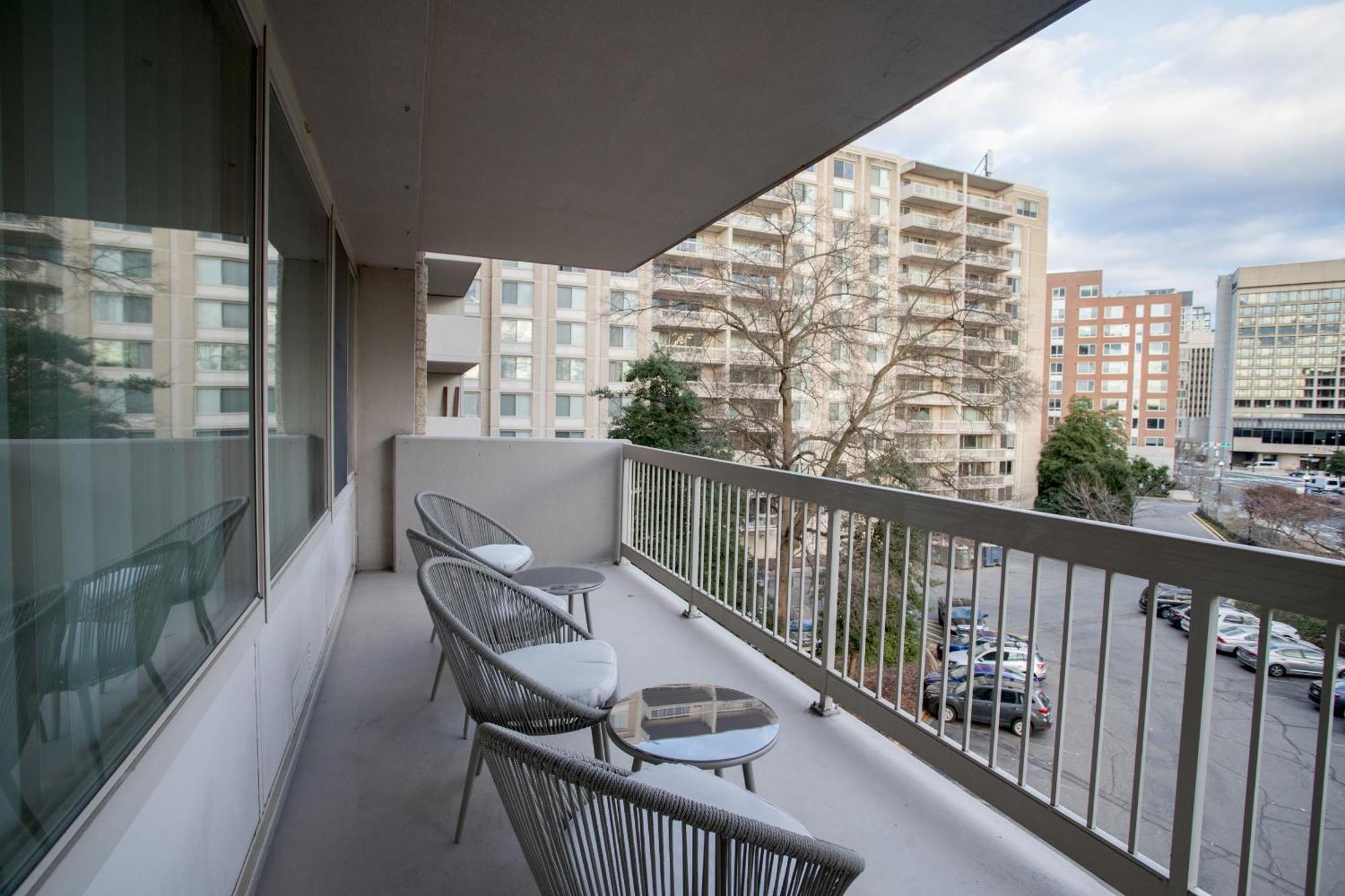 Sensational Condominium @Crystal City Арлингтон Экстерьер фото